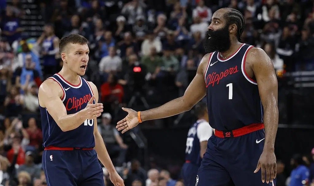 爱游戏APP下载西亚卡姆焦点对战，哈登与30激战MAD分钟，出色防守胜负难料！