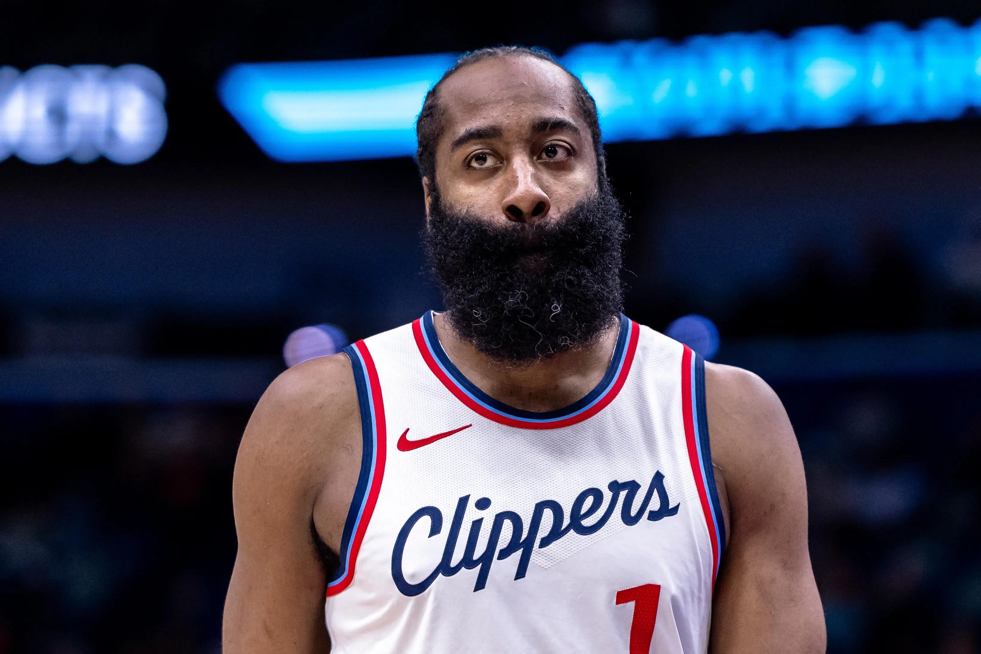 爱游戏官网首页关于哈登重返赛场，险胜首场状态出色，掘金观众沸腾！的信息